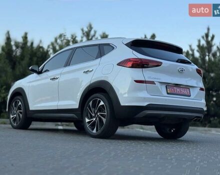 Белый Хендай Туксон, объемом двигателя 2 л и пробегом 119 тыс. км за 23500 $, фото 35 на Automoto.ua