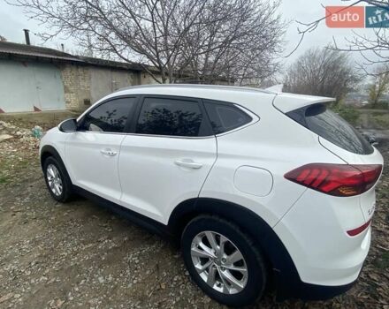 Білий Хендай Туксон, об'ємом двигуна 2 л та пробігом 40 тис. км за 20700 $, фото 4 на Automoto.ua