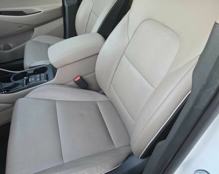 Белый Хендай Туксон, объемом двигателя 2.4 л и пробегом 40 тыс. км за 8600 $, фото 8 на Automoto.ua