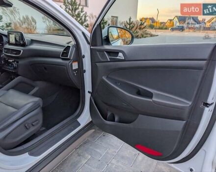 Білий Хендай Туксон, об'ємом двигуна 1.6 л та пробігом 152 тис. км за 21950 $, фото 60 на Automoto.ua