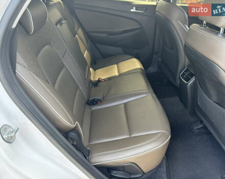 Белый Хендай Туксон, объемом двигателя 1.58 л и пробегом 107 тыс. км за 18500 $, фото 13 на Automoto.ua