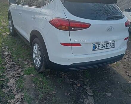 Белый Хендай Туксон, объемом двигателя 2 л и пробегом 43 тыс. км за 24000 $, фото 6 на Automoto.ua