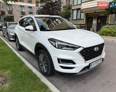 Белый Хендай Туксон, объемом двигателя 2 л и пробегом 167 тыс. км за 21499 $, фото 3 на Automoto.ua