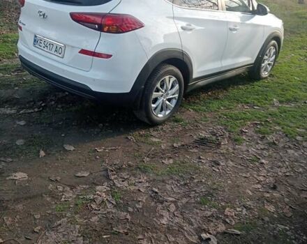 Белый Хендай Туксон, объемом двигателя 2 л и пробегом 43 тыс. км за 24000 $, фото 4 на Automoto.ua