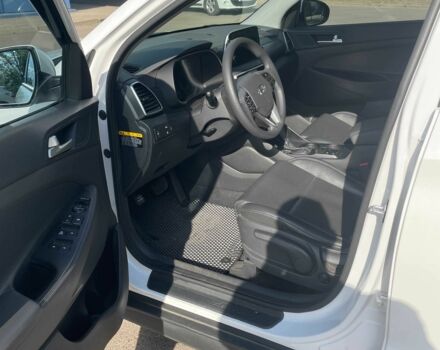 Білий Хендай Туксон, об'ємом двигуна 2 л та пробігом 74 тис. км за 25500 $, фото 6 на Automoto.ua