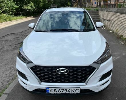 Белый Хендай Туксон, объемом двигателя 2 л и пробегом 95 тыс. км за 14500 $, фото 1 на Automoto.ua