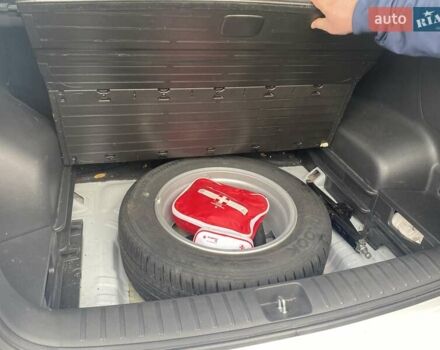 Білий Хендай Туксон, об'ємом двигуна 2 л та пробігом 40 тис. км за 20700 $, фото 16 на Automoto.ua