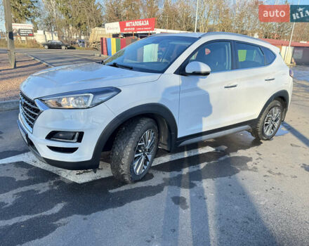 Белый Хендай Туксон, объемом двигателя 2 л и пробегом 270 тыс. км за 19800 $, фото 3 на Automoto.ua