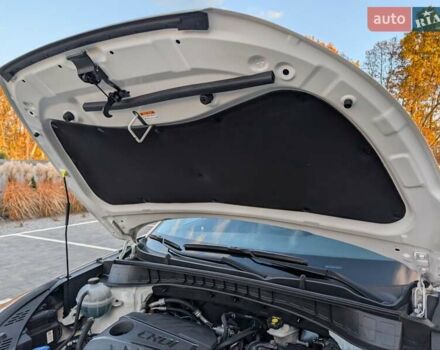 Білий Хендай Туксон, об'ємом двигуна 1.6 л та пробігом 152 тис. км за 21950 $, фото 78 на Automoto.ua