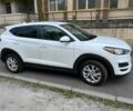 Белый Хендай Туксон, объемом двигателя 2 л и пробегом 95 тыс. км за 14500 $, фото 3 на Automoto.ua