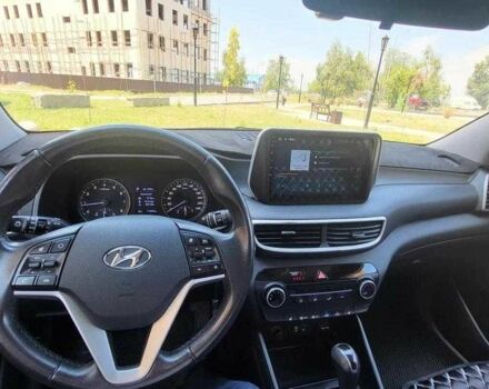Белый Хендай Туксон, объемом двигателя 2 л и пробегом 90 тыс. км за 14500 $, фото 6 на Automoto.ua