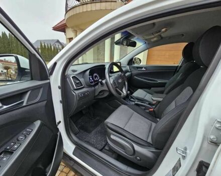 Білий Хендай Туксон, об'ємом двигуна 2 л та пробігом 79 тис. км за 12100 $, фото 6 на Automoto.ua