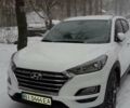 Білий Хендай Туксон, об'ємом двигуна 2 л та пробігом 82 тис. км за 25000 $, фото 1 на Automoto.ua
