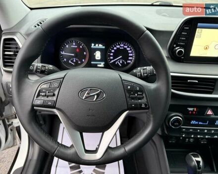 Белый Хендай Туксон, объемом двигателя 2 л и пробегом 114 тыс. км за 23900 $, фото 35 на Automoto.ua