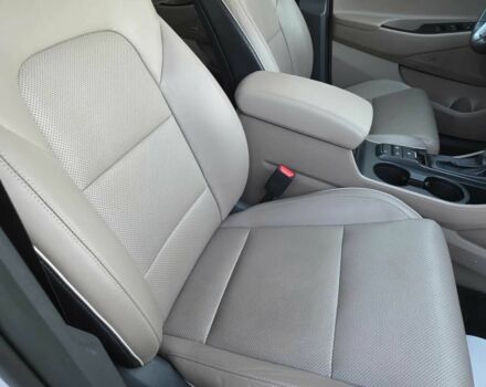 Белый Хендай Туксон, объемом двигателя 2.4 л и пробегом 40 тыс. км за 8600 $, фото 7 на Automoto.ua