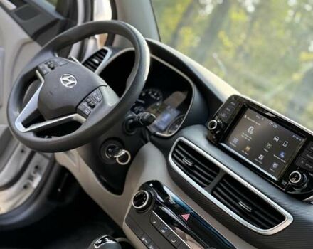 Білий Хендай Туксон, об'ємом двигуна 2 л та пробігом 51 тис. км за 17900 $, фото 25 на Automoto.ua