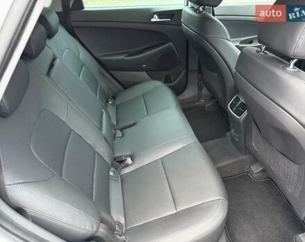 Белый Хендай Туксон, объемом двигателя 2 л и пробегом 114 тыс. км за 23900 $, фото 25 на Automoto.ua