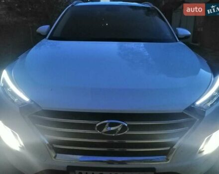 Белый Хендай Туксон, объемом двигателя 2 л и пробегом 191 тыс. км за 22500 $, фото 2 на Automoto.ua
