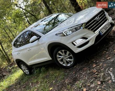 Білий Хендай Туксон, об'ємом двигуна 2 л та пробігом 51 тис. км за 17900 $, фото 18 на Automoto.ua