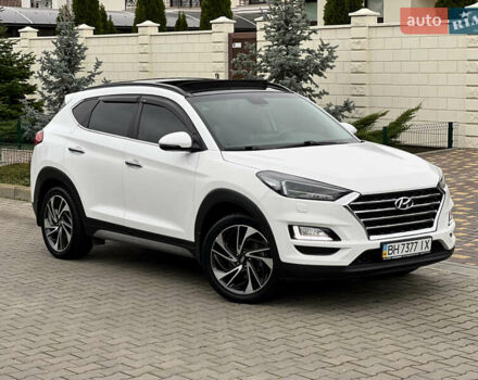 Белый Хендай Туксон, объемом двигателя 2 л и пробегом 50 тыс. км за 23800 $, фото 3 на Automoto.ua