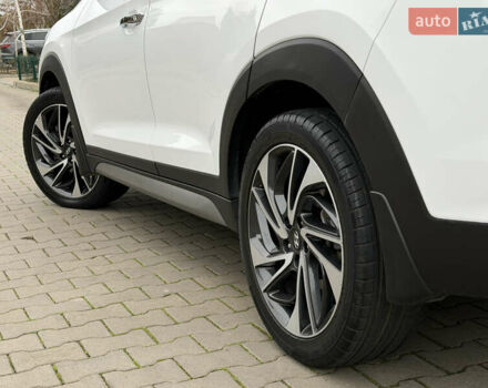 Белый Хендай Туксон, объемом двигателя 2 л и пробегом 50 тыс. км за 23800 $, фото 34 на Automoto.ua