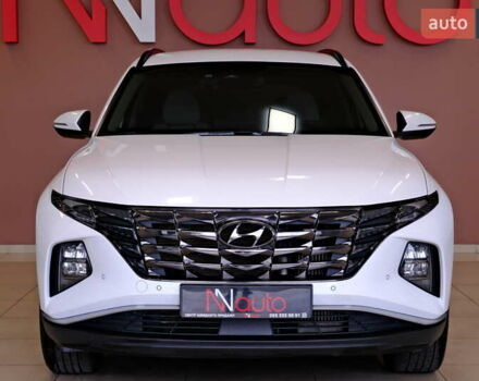 Белый Хендай Туксон, объемом двигателя 2 л и пробегом 160 тыс. км за 29900 $, фото 2 на Automoto.ua