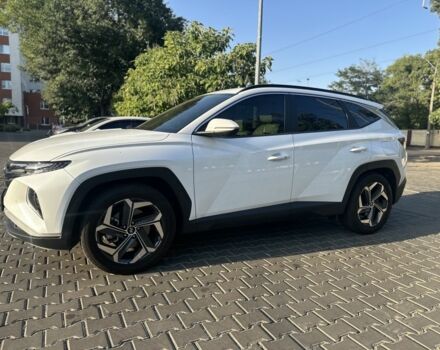 Белый Хендай Туксон, объемом двигателя 2 л и пробегом 162 тыс. км за 27500 $, фото 3 на Automoto.ua