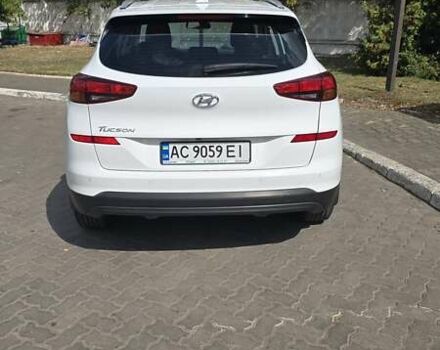 Белый Хендай Туксон, объемом двигателя 2 л и пробегом 52 тыс. км за 23999 $, фото 3 на Automoto.ua