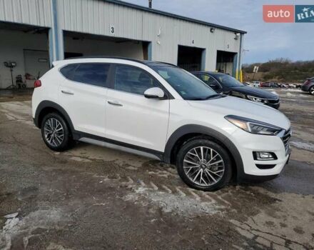 Белый Хендай Туксон, объемом двигателя 2.4 л и пробегом 20 тыс. км за 4100 $, фото 3 на Automoto.ua