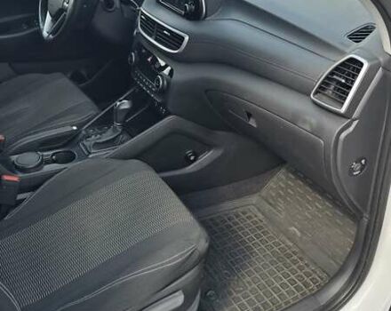 Белый Хендай Туксон, объемом двигателя 2 л и пробегом 52 тыс. км за 23999 $, фото 9 на Automoto.ua