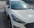 Білий Хендай Туксон, об'ємом двигуна 2 л та пробігом 95 тис. км за 17000 $, фото 5 на Automoto.ua