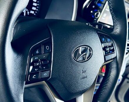 Белый Хендай Туксон, объемом двигателя 2 л и пробегом 50 тыс. км за 21900 $, фото 1 на Automoto.ua