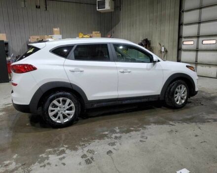 Белый Хендай Туксон, объемом двигателя 2 л и пробегом 97 тыс. км за 2900 $, фото 2 на Automoto.ua