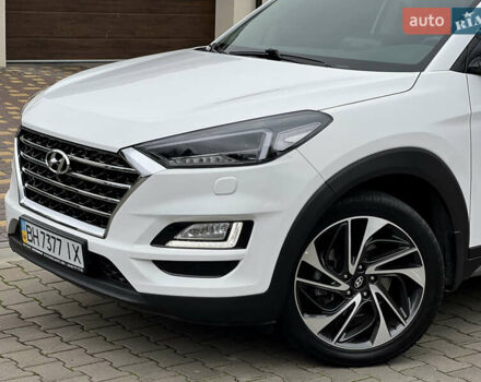 Белый Хендай Туксон, объемом двигателя 2 л и пробегом 50 тыс. км за 23800 $, фото 13 на Automoto.ua