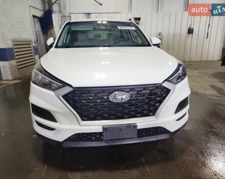 Белый Хендай Туксон, объемом двигателя 2 л и пробегом 85 тыс. км за 4300 $, фото 4 на Automoto.ua