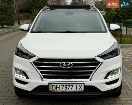 Белый Хендай Туксон, объемом двигателя 2 л и пробегом 50 тыс. км за 23800 $, фото 16 на Automoto.ua