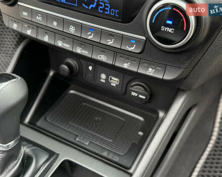 Белый Хендай Туксон, объемом двигателя 2 л и пробегом 50 тыс. км за 23800 $, фото 66 на Automoto.ua