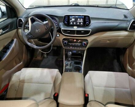Белый Хендай Туксон, объемом двигателя 2 л и пробегом 97 тыс. км за 2900 $, фото 7 на Automoto.ua