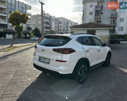 Белый Хендай Туксон, объемом двигателя 2 л и пробегом 50 тыс. км за 22500 $, фото 4 на Automoto.ua