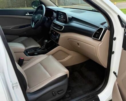 Белый Хендай Туксон, объемом двигателя 2.4 л и пробегом 48 тыс. км за 5900 $, фото 8 на Automoto.ua