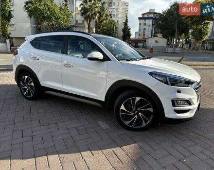 Белый Хендай Туксон, объемом двигателя 2 л и пробегом 50 тыс. км за 22500 $, фото 3 на Automoto.ua