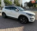Белый Хендай Туксон, объемом двигателя 2 л и пробегом 50 тыс. км за 22500 $, фото 3 на Automoto.ua