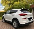 Білий Хендай Туксон, об'ємом двигуна 2 л та пробігом 72 тис. км за 17000 $, фото 2 на Automoto.ua