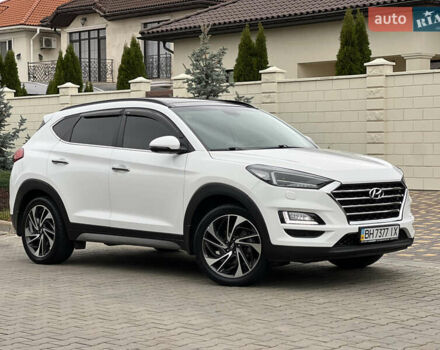Белый Хендай Туксон, объемом двигателя 2 л и пробегом 50 тыс. км за 23800 $, фото 19 на Automoto.ua