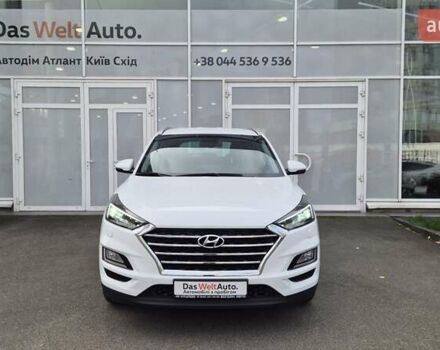 Белый Хендай Туксон, объемом двигателя 2 л и пробегом 42 тыс. км за 23900 $, фото 1 на Automoto.ua