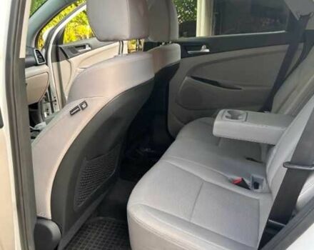 Білий Хендай Туксон, об'ємом двигуна 2 л та пробігом 72 тис. км за 17000 $, фото 8 на Automoto.ua
