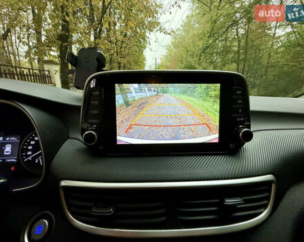 Белый Хендай Туксон, объемом двигателя 2 л и пробегом 136 тыс. км за 23300 $, фото 19 на Automoto.ua