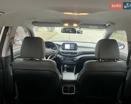 Білий Хендай Туксон, об'ємом двигуна 2 л та пробігом 136 тис. км за 22900 $, фото 10 на Automoto.ua