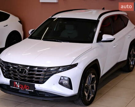 Белый Хендай Туксон, объемом двигателя 2 л и пробегом 160 тыс. км за 29900 $, фото 3 на Automoto.ua