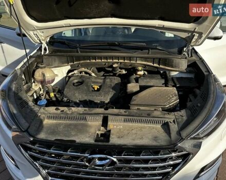 Белый Хендай Туксон, объемом двигателя 2 л и пробегом 50 тыс. км за 22500 $, фото 23 на Automoto.ua